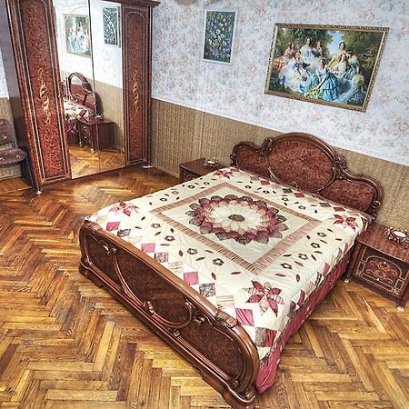 Apartment Na 7-Ya Krasnoarmeyskaya サンクトペテルブルク 部屋 写真